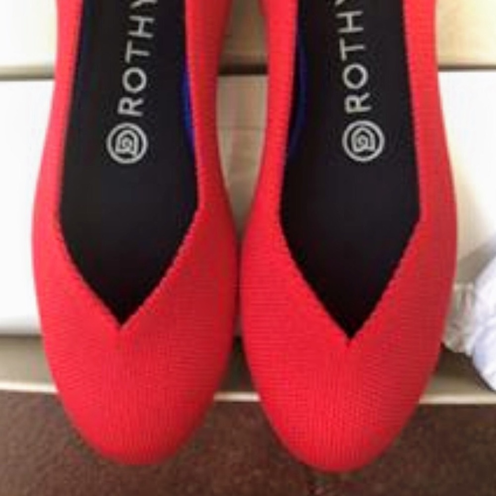 Cherry Red Rothy’s size 7 - Retired
